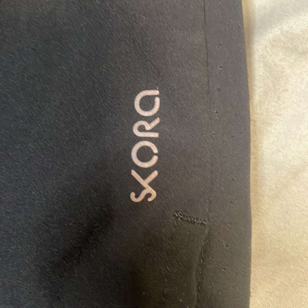 Shorts - Picture 2 of 6